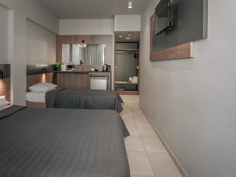 Elizabeth Queen Luxuxy Rooms 15 - Room Example