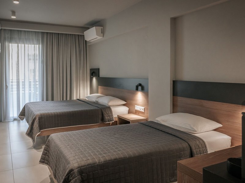 Elizabeth Queen Luxuxy Rooms 22 - Room Example