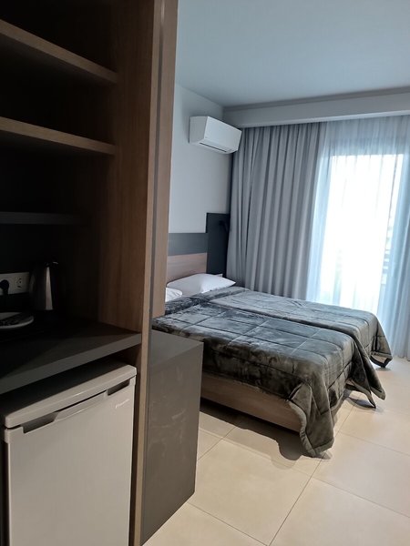 Elizabeth Queen Luxuxy Rooms 32 - Room Example