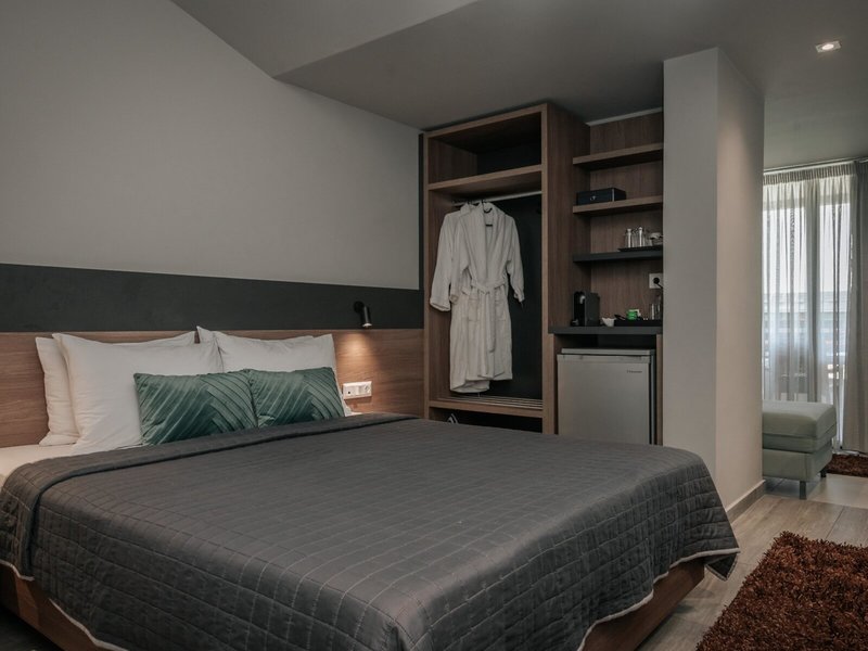 Elizabeth Queen Luxuxy Rooms 14