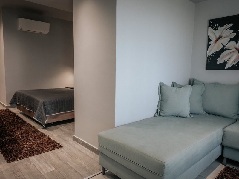 Elizabeth Queen Luxuxy Rooms 17