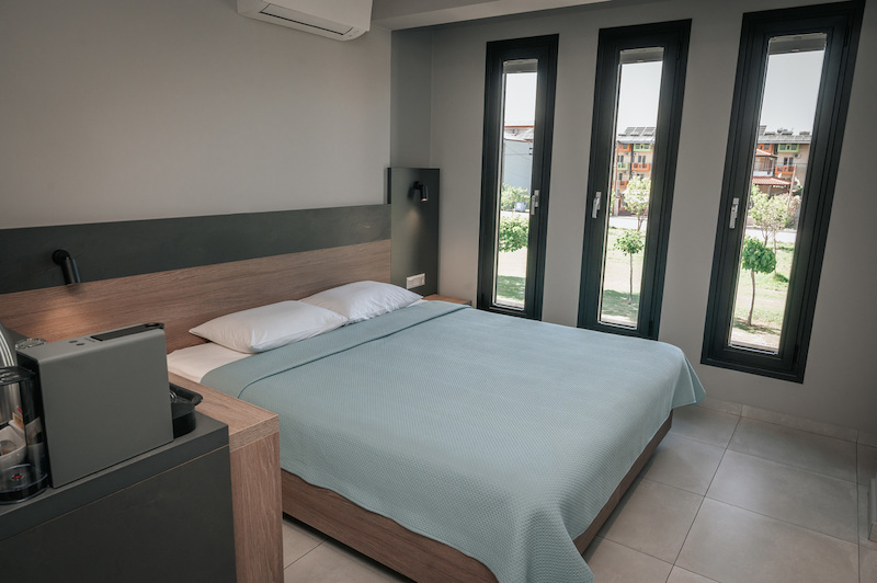 Elizabeth Queen Luxuxy Rooms 13