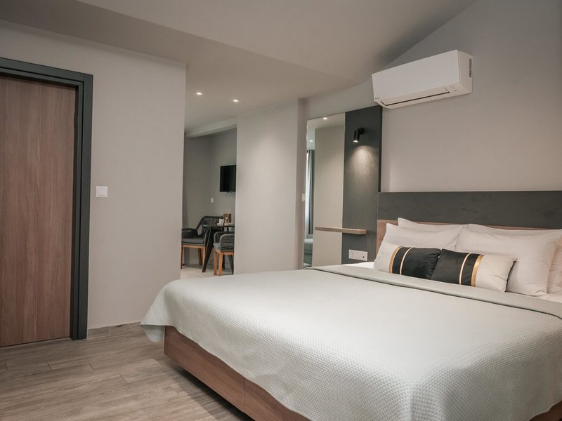 Elizabeth Queen Luxuxy Rooms 10