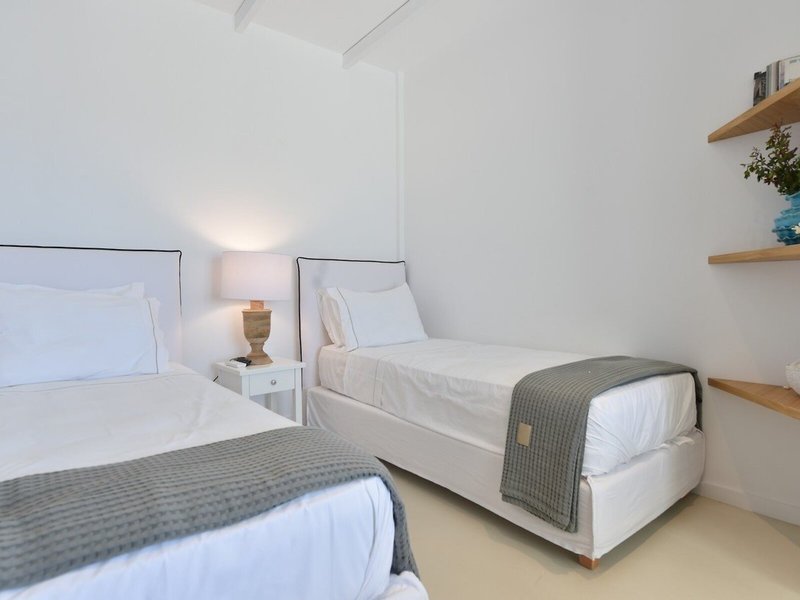 Ambassador Luxury Villas 15