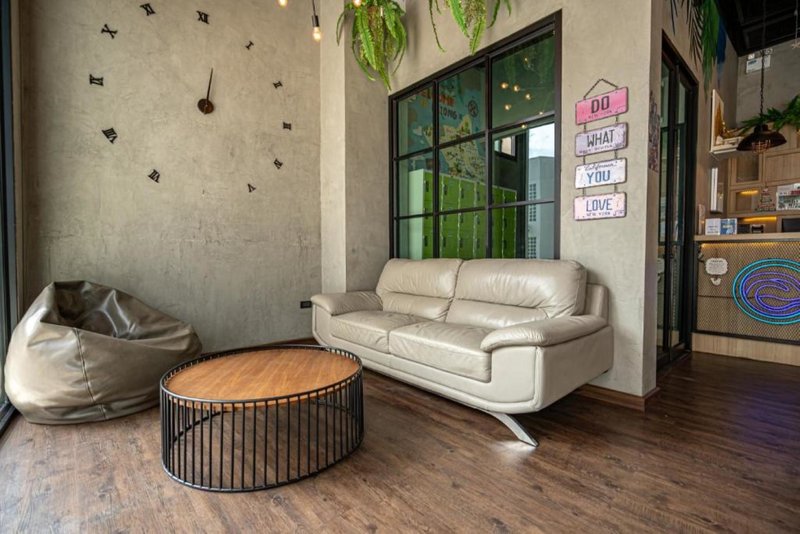 Patong Poshtel