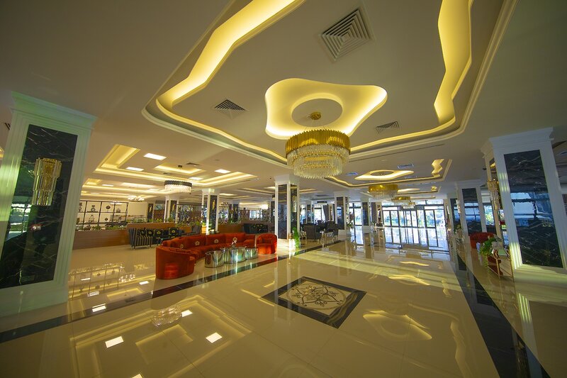 MC Palace Hotel & Spa 4