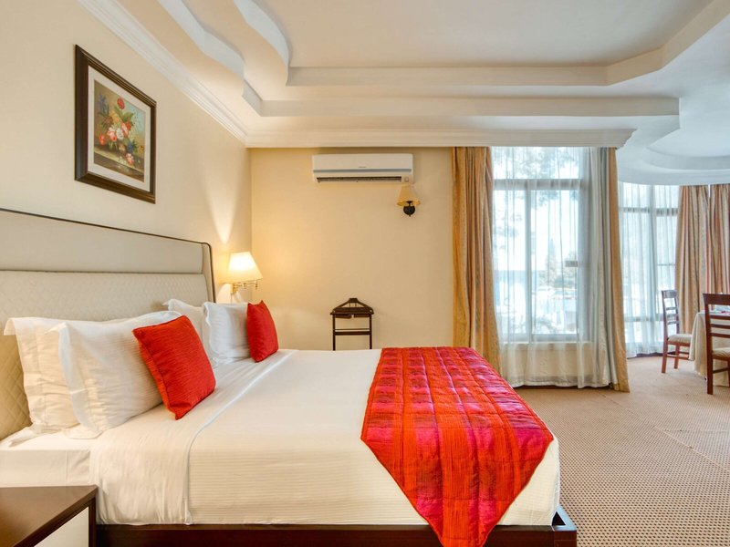 Kibo Palace 45