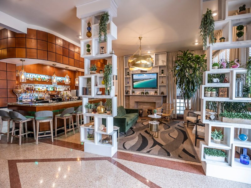 Chesterfield Hotel & Suites 13