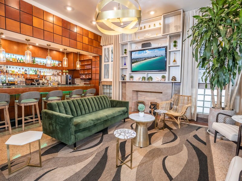 Chesterfield Hotel & Suites 23