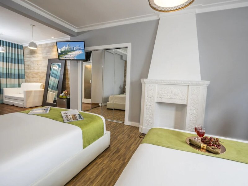 Chesterfield Hotel & Suites 31