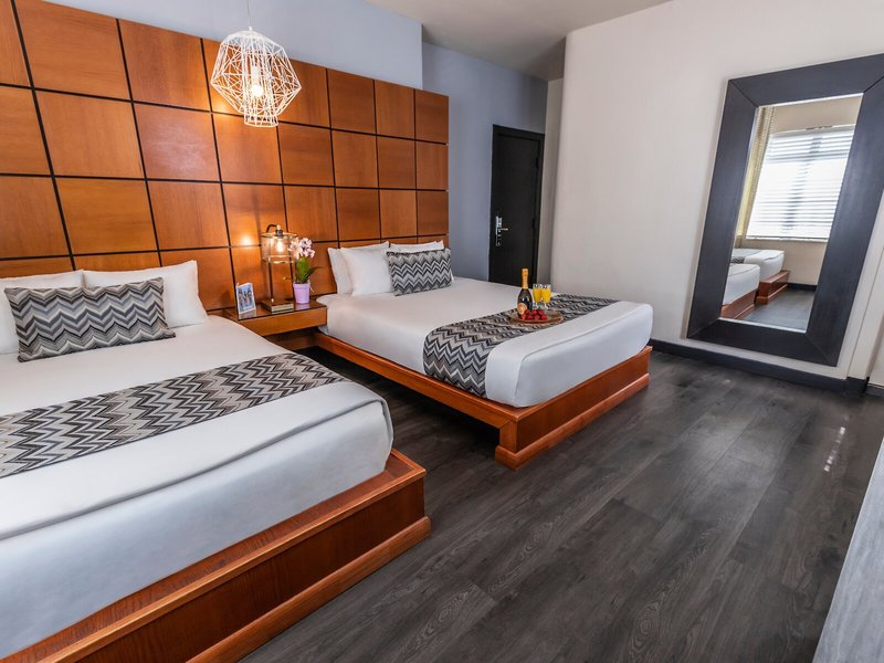 Chesterfield Hotel & Suites 34