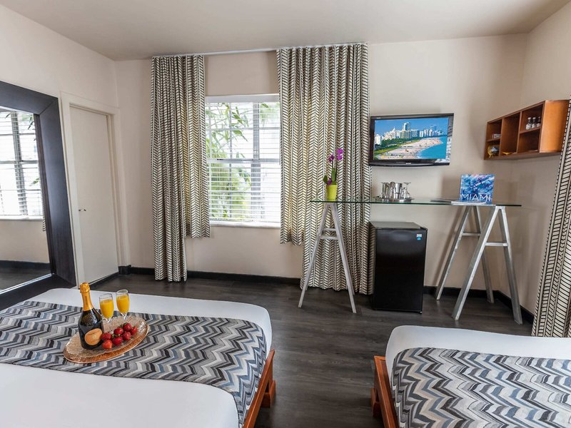 Chesterfield Hotel & Suites 35