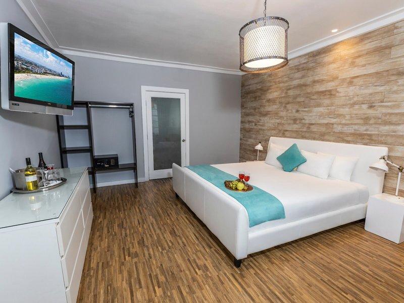 Chesterfield Hotel & Suites 36