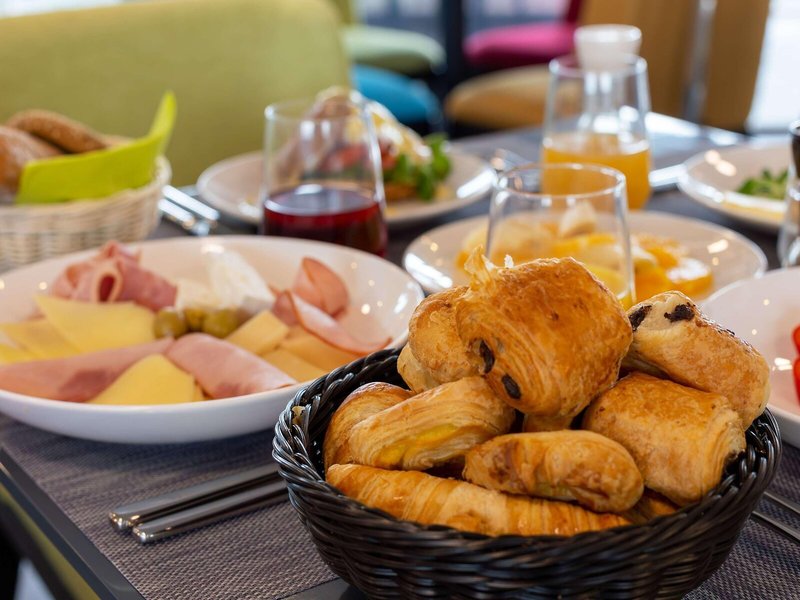 Hotel ibis Styles Bucharest Airport 13 - Restaurant