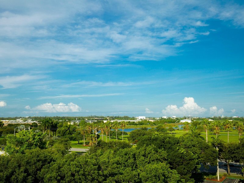 Staybridge Suites Miami Doral Area 7