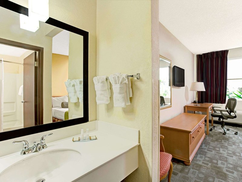 Spark by Hilton Miami Doral 42