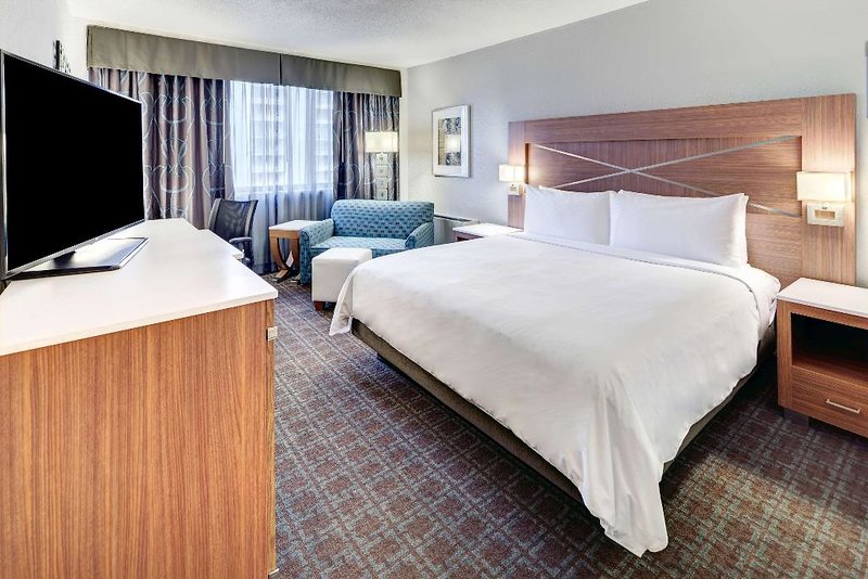 DoubleTree by Hilton Hotel Milwaukee Downtown 3