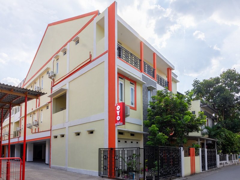 Sellinas Family Residence by OYO Rooms