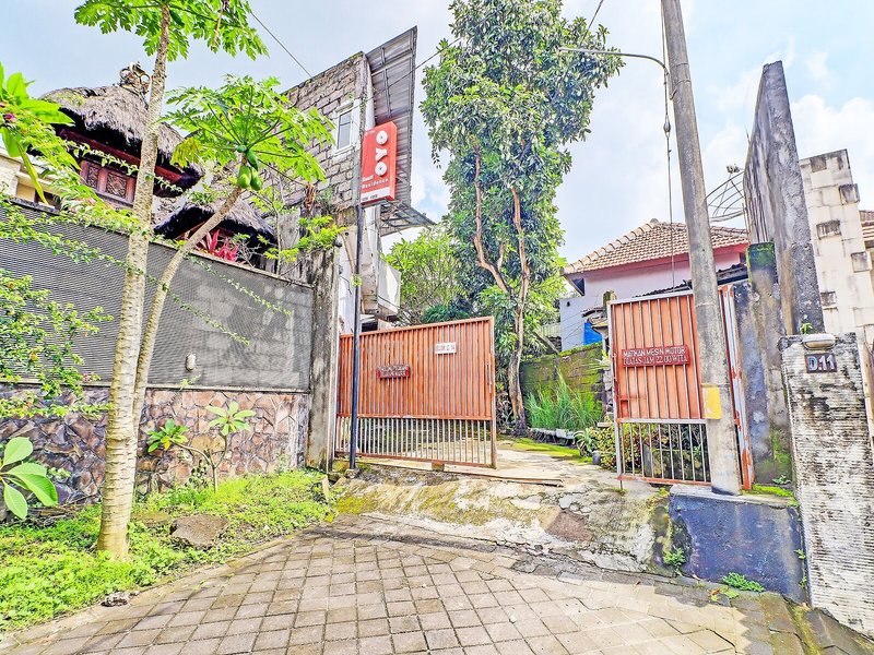 Gusti Residence by OYO Rooms 10