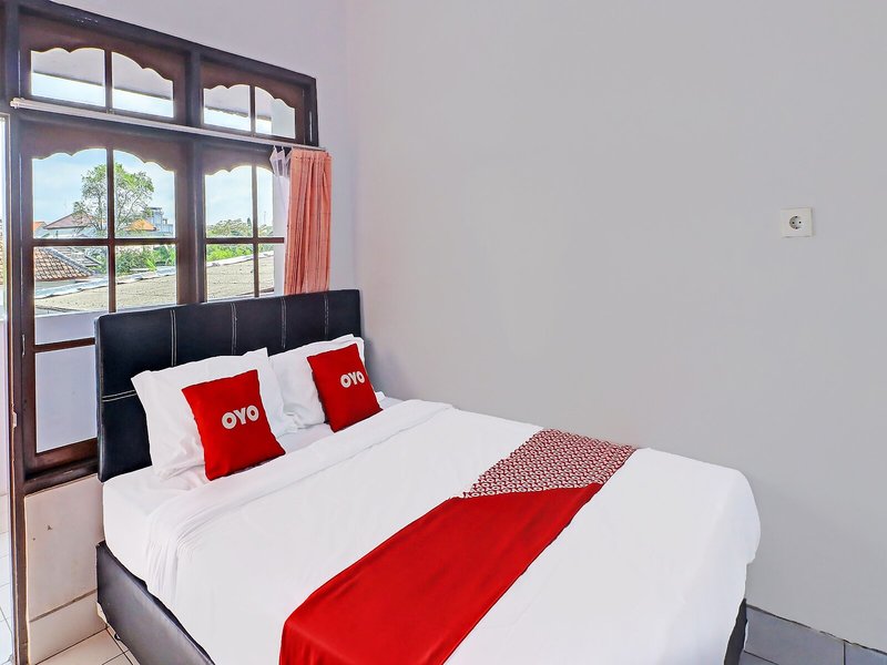 Gusti Residence by OYO Rooms 14