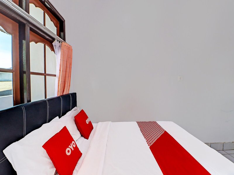 Gusti Residence by OYO Rooms 16