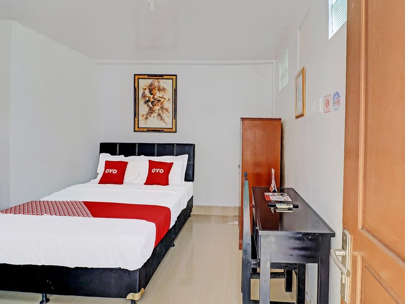 Gusti Residence by OYO Rooms 18