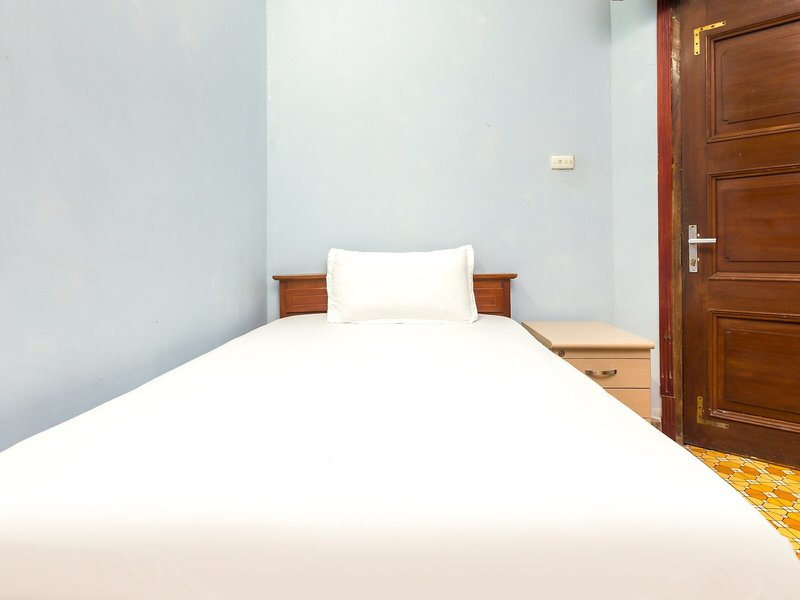Chikoo Homestay by OYO Rooms 17
