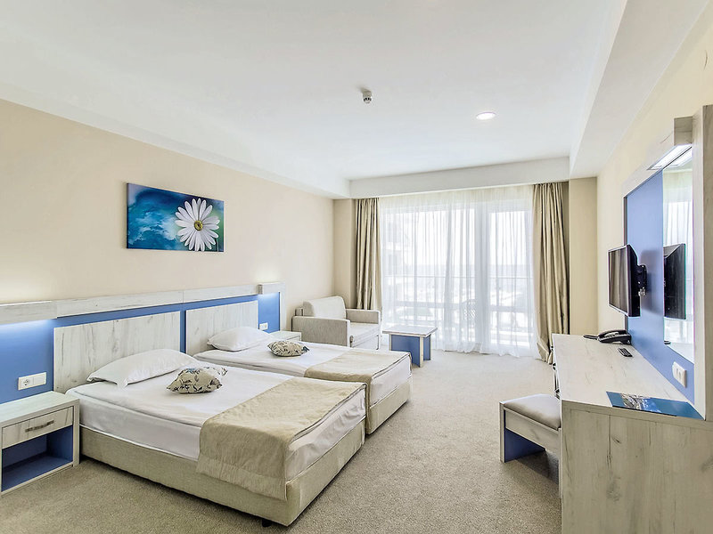 Evrika Beach Club Hotel 3