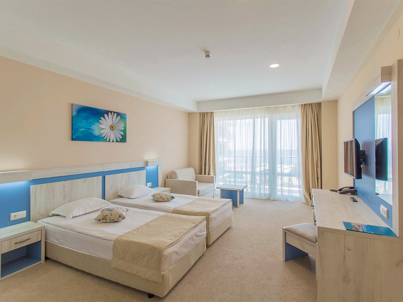 Evrika Beach Club Hotel 4