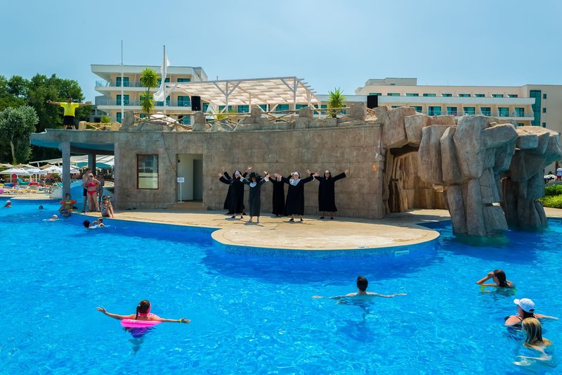Evrika Beach Club Hotel 3
