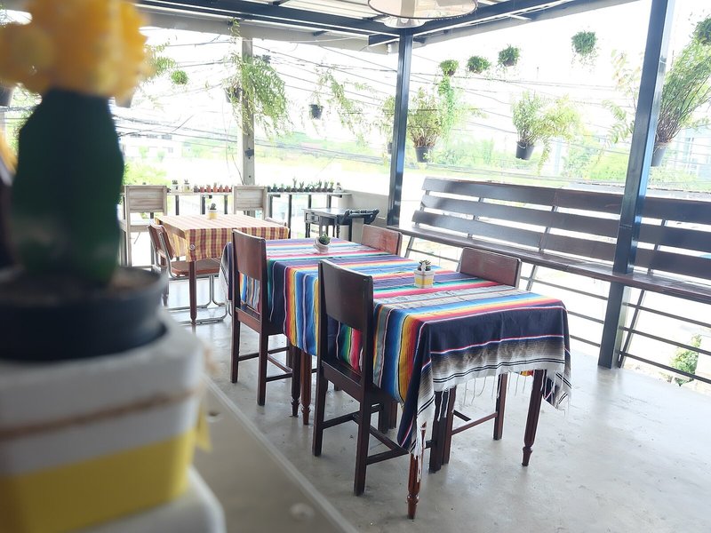 OYO 560 Chang Hostel Suvarnabhumi 6