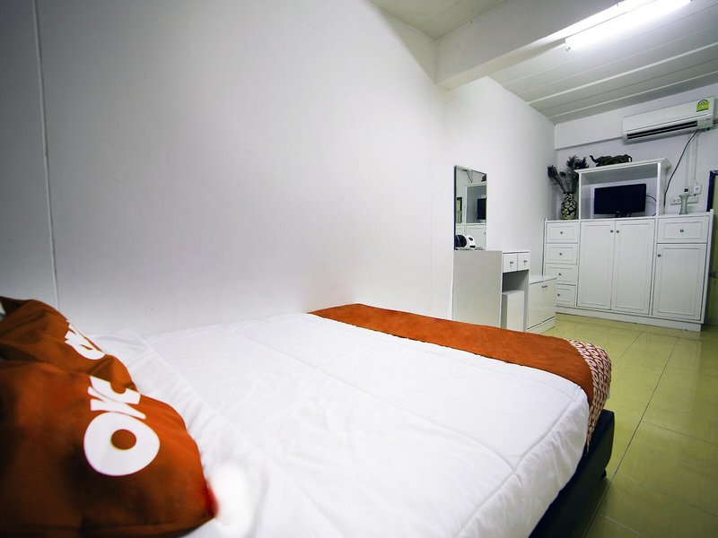 OYO 560 Chang Hostel Suvarnabhumi 11