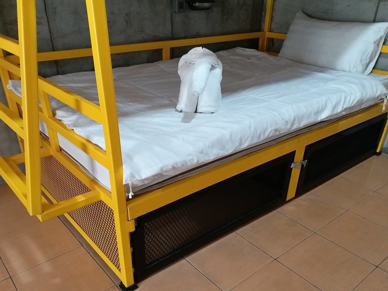 OYO 560 Chang Hostel Suvarnabhumi 13