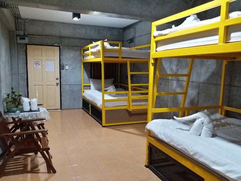 OYO 560 Chang Hostel Suvarnabhumi 14