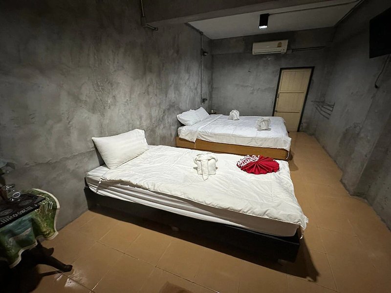 OYO 560 Chang Hostel Suvarnabhumi 15