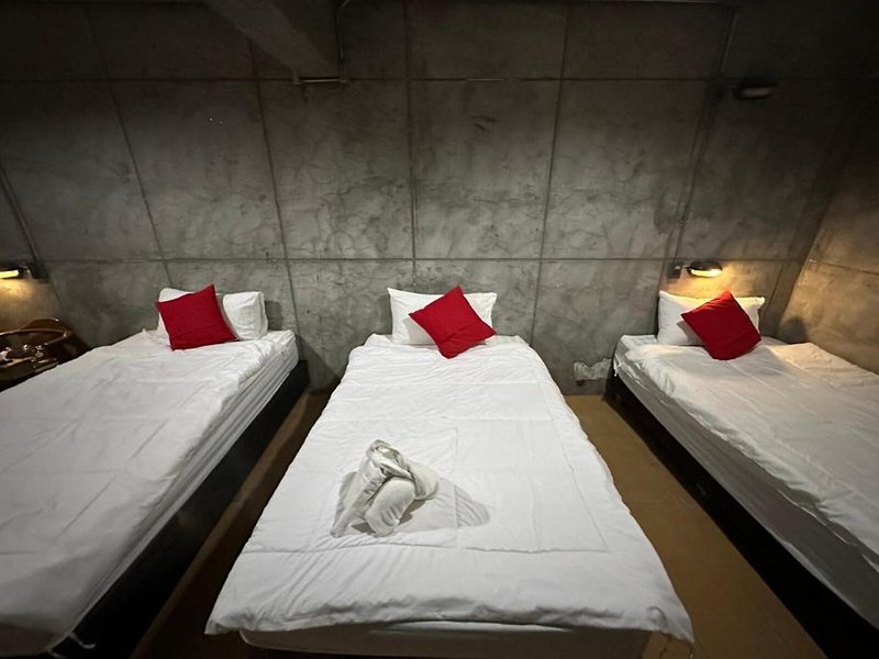 OYO 560 Chang Hostel Suvarnabhumi 16