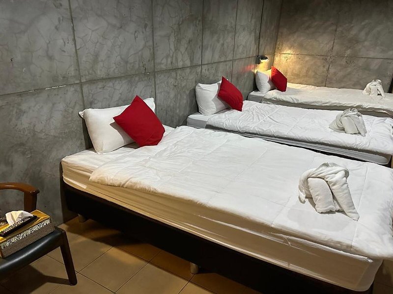 OYO 560 Chang Hostel Suvarnabhumi 18