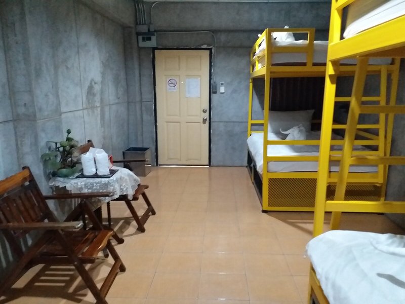 OYO 560 Chang Hostel Suvarnabhumi 22
