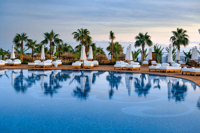 Rubi Platinum Sign 5 - Outdoor Pool