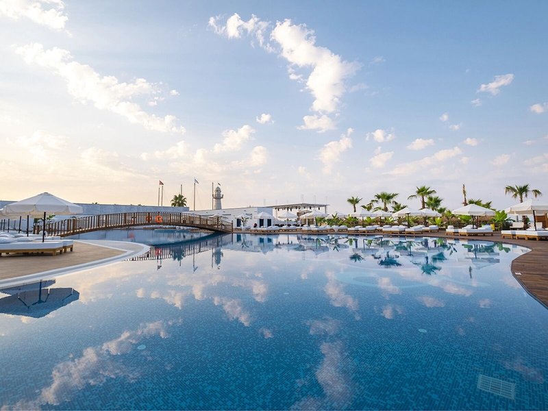 Rubi Platinum Sign 16 - Outdoor Pool
