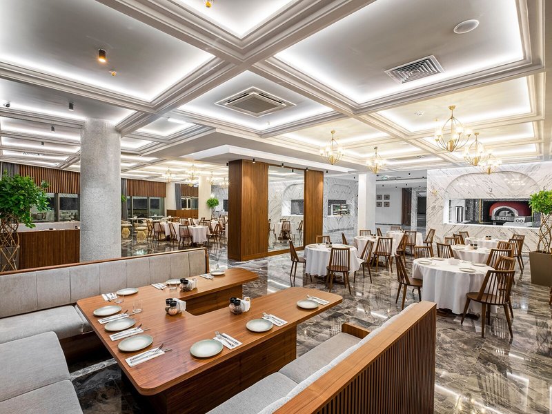 Rubi Platinum Sign 31 - Restaurant