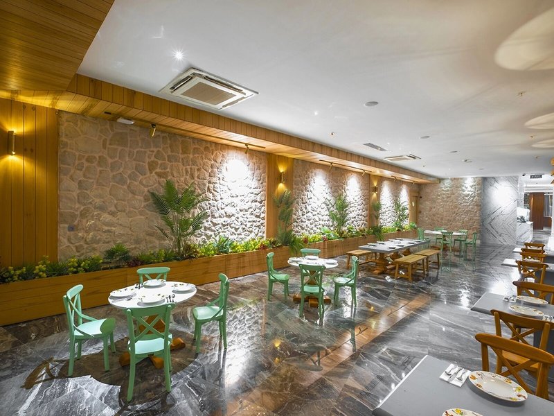 Rubi Platinum Sign 32 - Restaurant