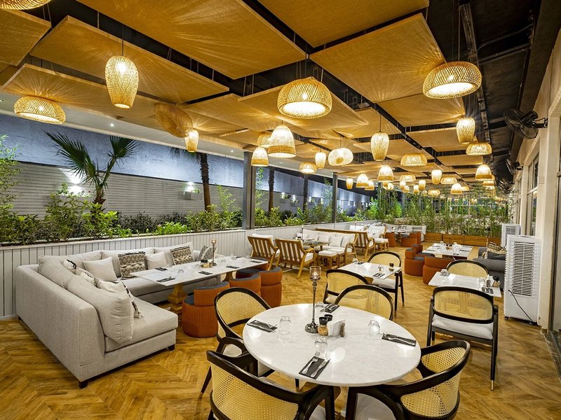 Rubi Platinum Sign 37 - Restaurant