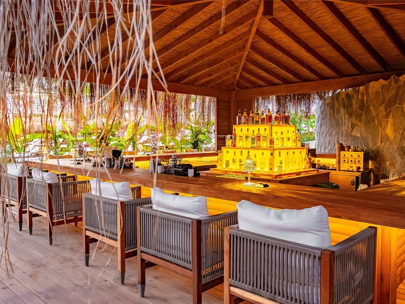 Rubi Platinum Sign 38 - Restaurant