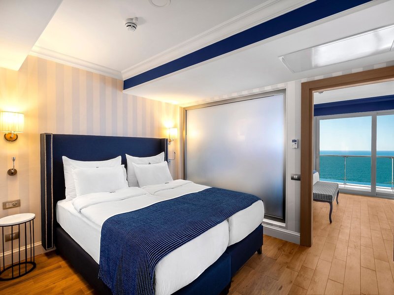 Rubi Platinum Sign 44 - Room Example
