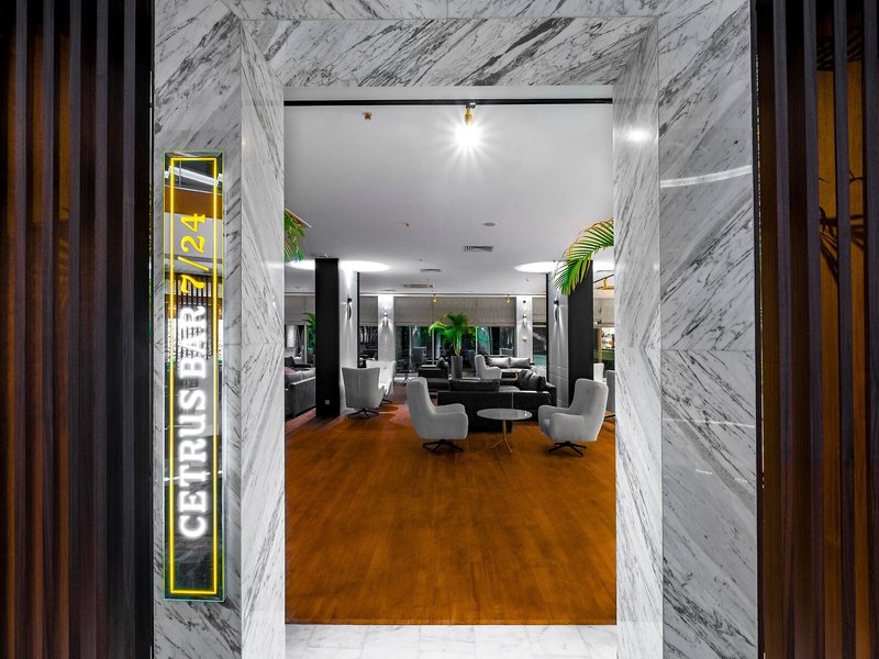 Rubi Platinum Sign 50 - Room Example