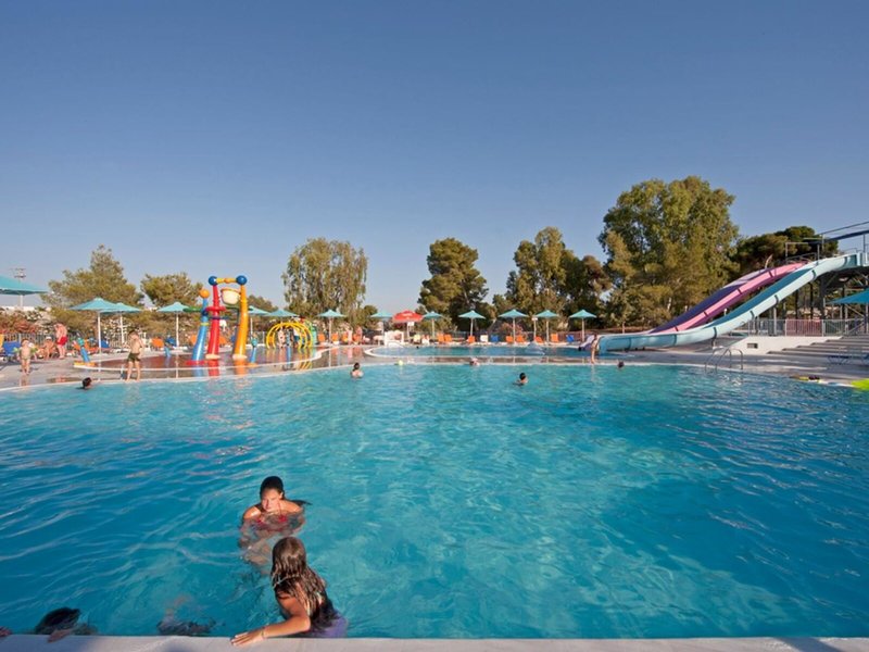 Kalogria Beach Hotel 10