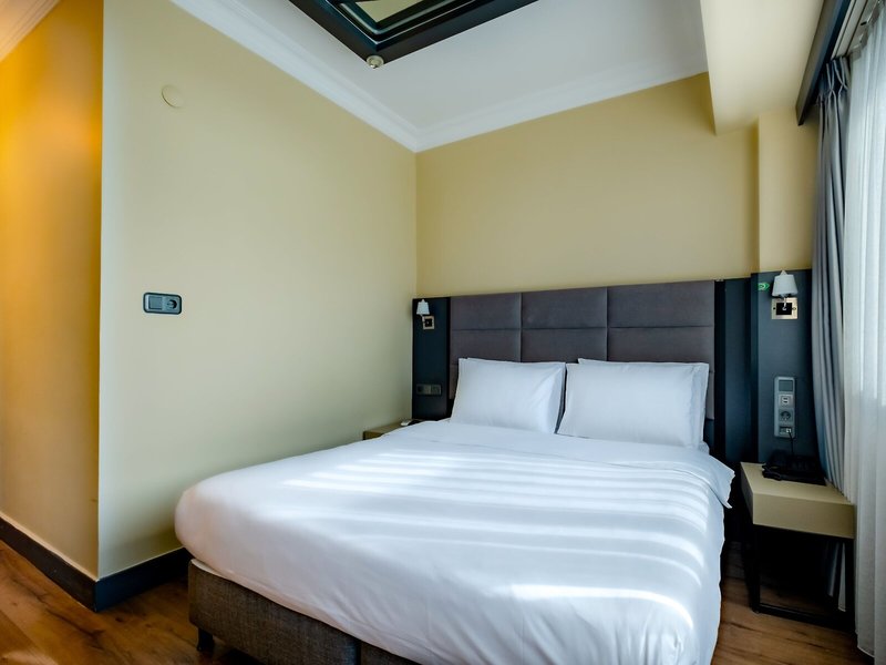 Frt Airlines Otel 18