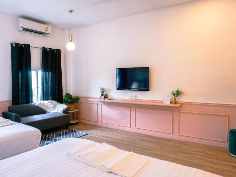 Isara Boutique Hotel And Cafe 36