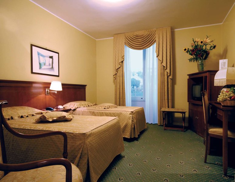 Excelsior Palace Hotel 11